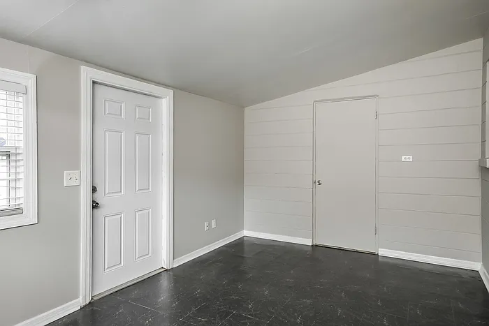 415 California Ave — Photo 12