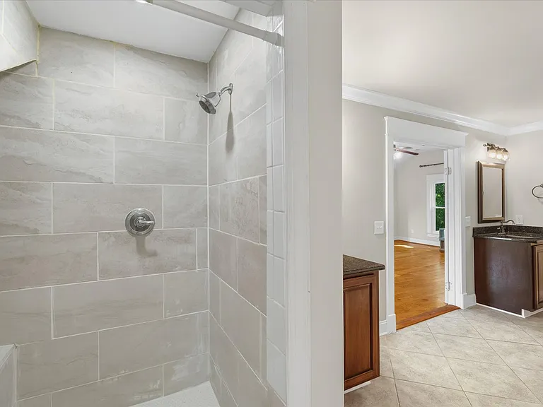 708 Shelby Ave — Photo 28