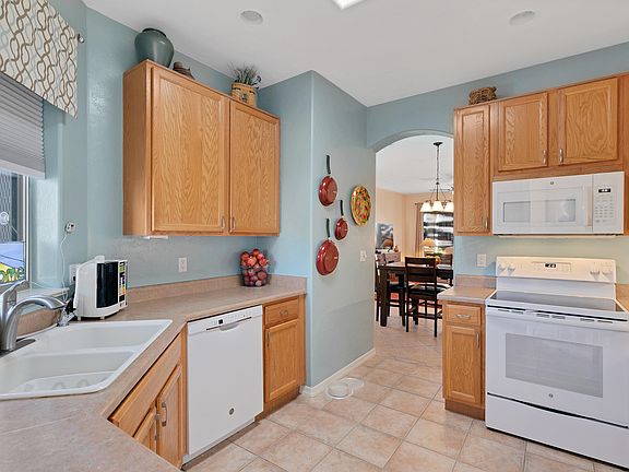 5th image of 537 W Deerview Ct