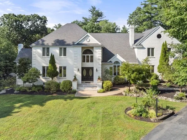 10 Mountain View Dr, Framingham, MA 01701