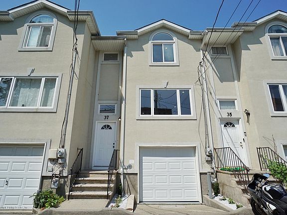 3rd image of 37 Dulancey Ct