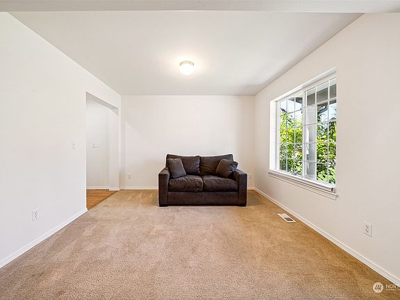 5th image of 16523 129th Avenue Ct E