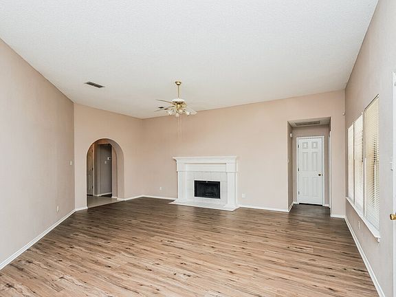 5th image of 7625 Mahonia Dr
