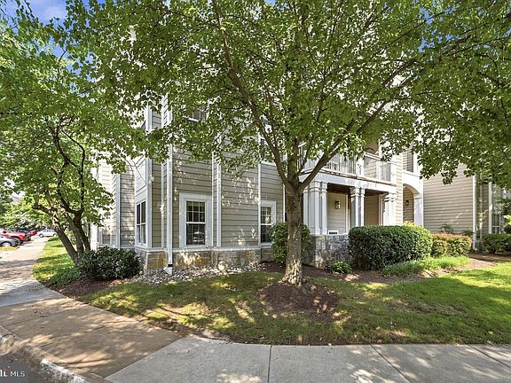 3rd image of 1701 Lake Shore Crest Dr APT 16
