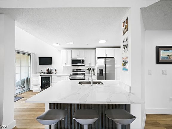 3rd image of 220 Fox Hollow Dr APT 302