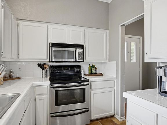 4th image of 1404 Norwalk Ln APT 201