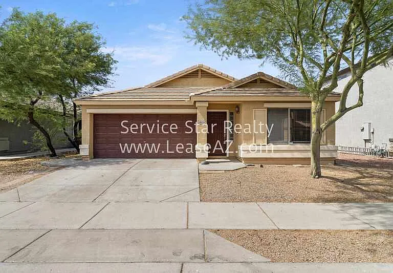 16652 W Latham St — Photo 6