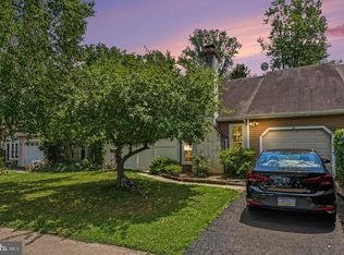 255 Woodstream Ct, Langhorne, PA 19047