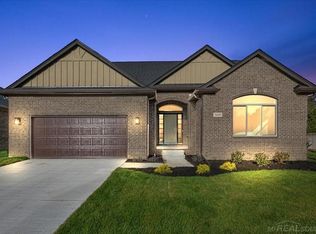 56689 Via Bellano, Macomb, MI 48042
