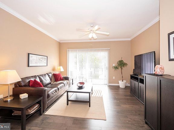 3rd image of 19627 Galway Bay Cir APT 204