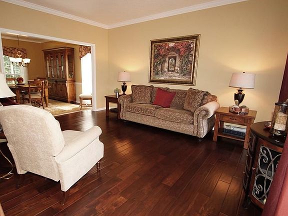 4th image of 18219 Glen Cairn Way