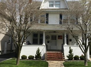 69 Grand Ave, Rockville Centre, NY 11570