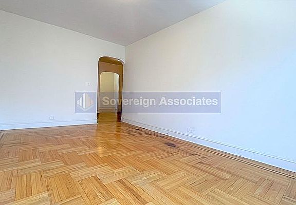 3rd image of 639 W 204th St APT 4D