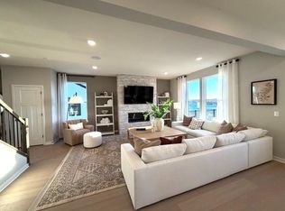 1572 Norbert Ln, Shakopee, MN 55379