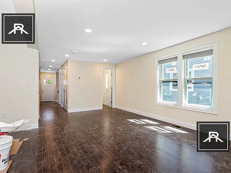 70-72 Stanley Ave #1 — Photo 25
