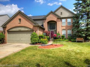 3400 Yosemite Dr, Lake Orion, MI