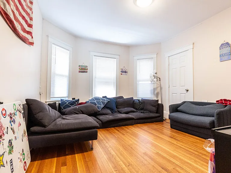 9 Chester St #2 — Photo 1