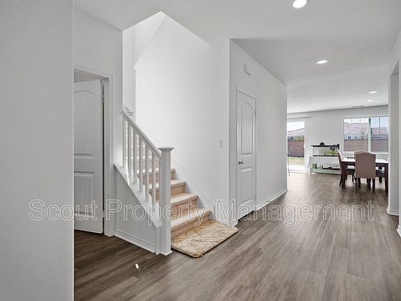 2nd image of 29927 Alisal Ct