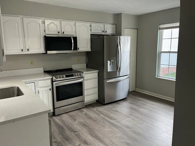 312 Wildflower Ct — Photo 2
