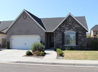 3864 Fairmont Ave, Clovis, CA 93619