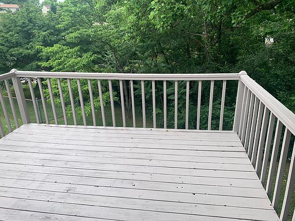 4th image of 2124 Montgomery Cir