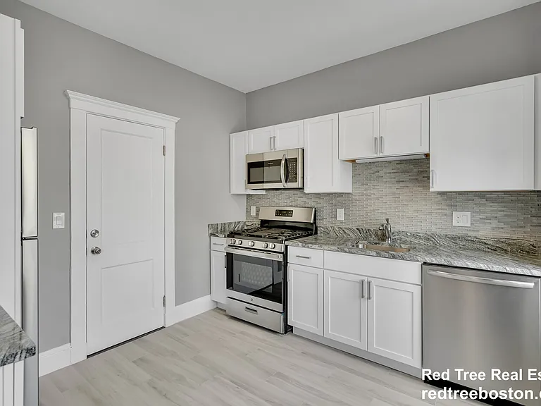 142 Sutherland Rd #U1 — Photo 6