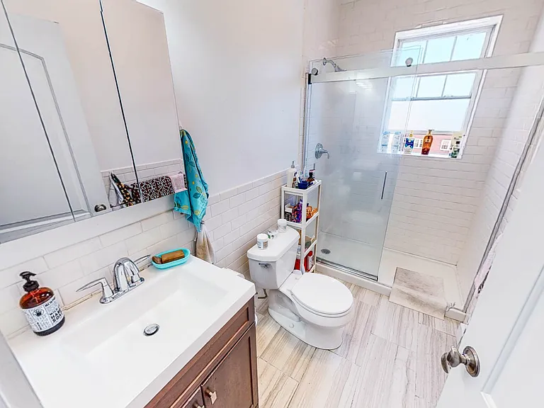245 Whitney Ave #2L — Photo 9