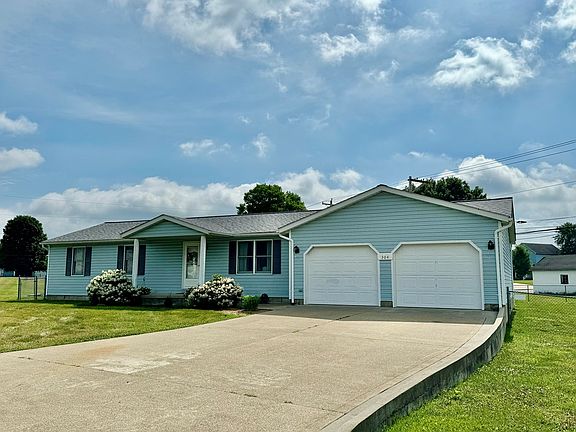 2nd image of 304 Elizabeth Ln