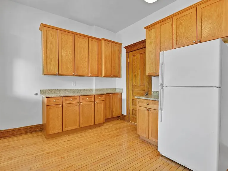 1417 W Belle Plaine Ave #2 — Photo 5