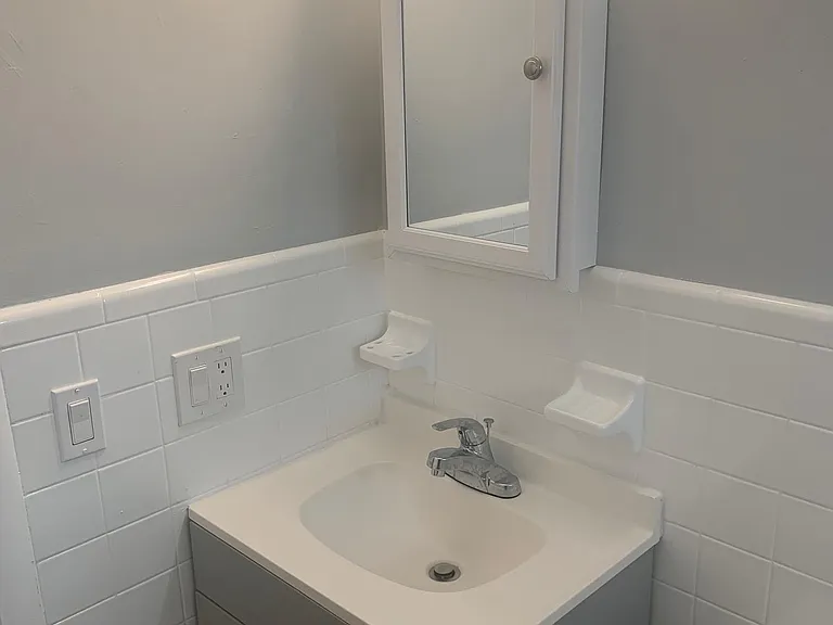 2407 McKinley St #1 — Photo 3