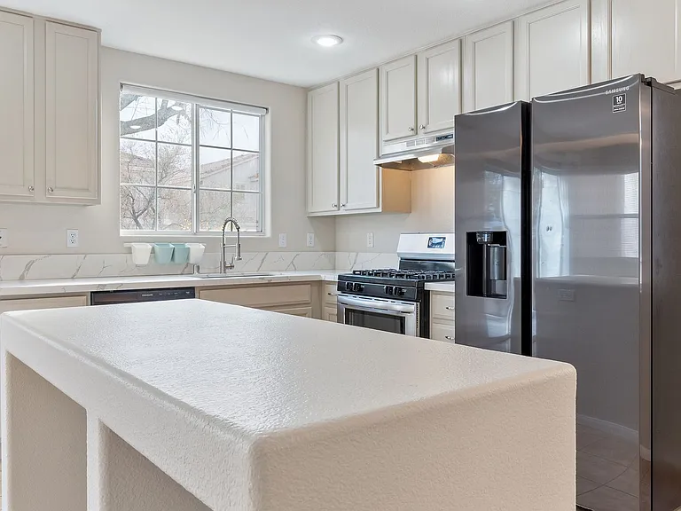 3211 Sunrise Cove Ave — Photo 5