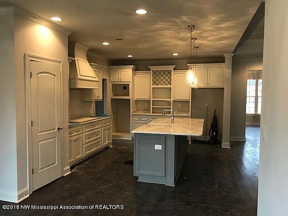 3rd image of 6598 Shenandoah Ln