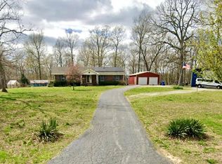21635 Coal Creek Rd, Hopkinsville, KY 42240