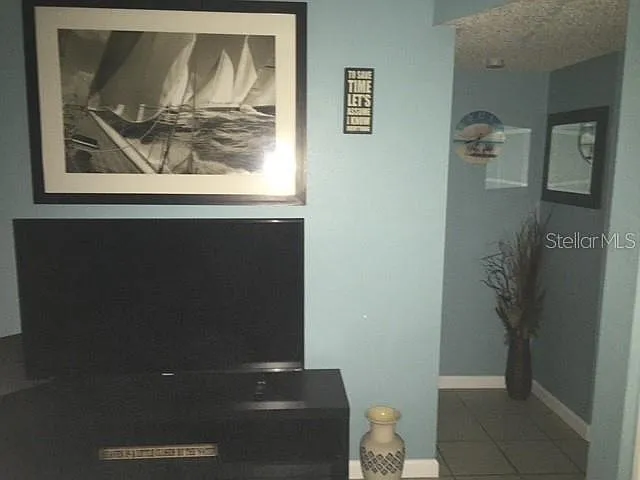 2 bed, 1.0 bath, 570 sqft, $2,300 — Photo 4