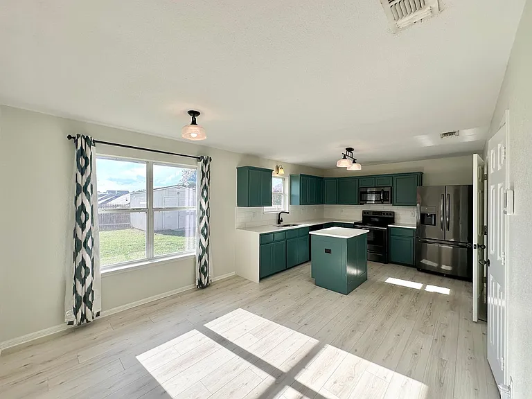 3705 Foxglove Ln — Photo 6