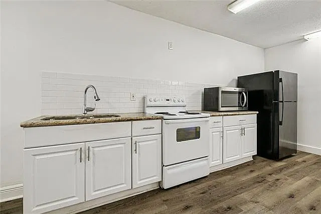 8851 W Judge Perez Dr — Photo 2