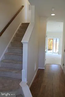 Building Photo - 107 Poinsettia Way