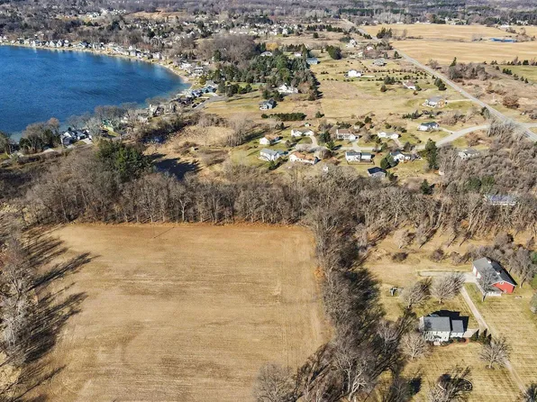 8696 Nine Mile Rd NE, Rockford, MI 49341