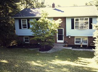 112 Charles Court Rd, Brodheadsville, PA 18322