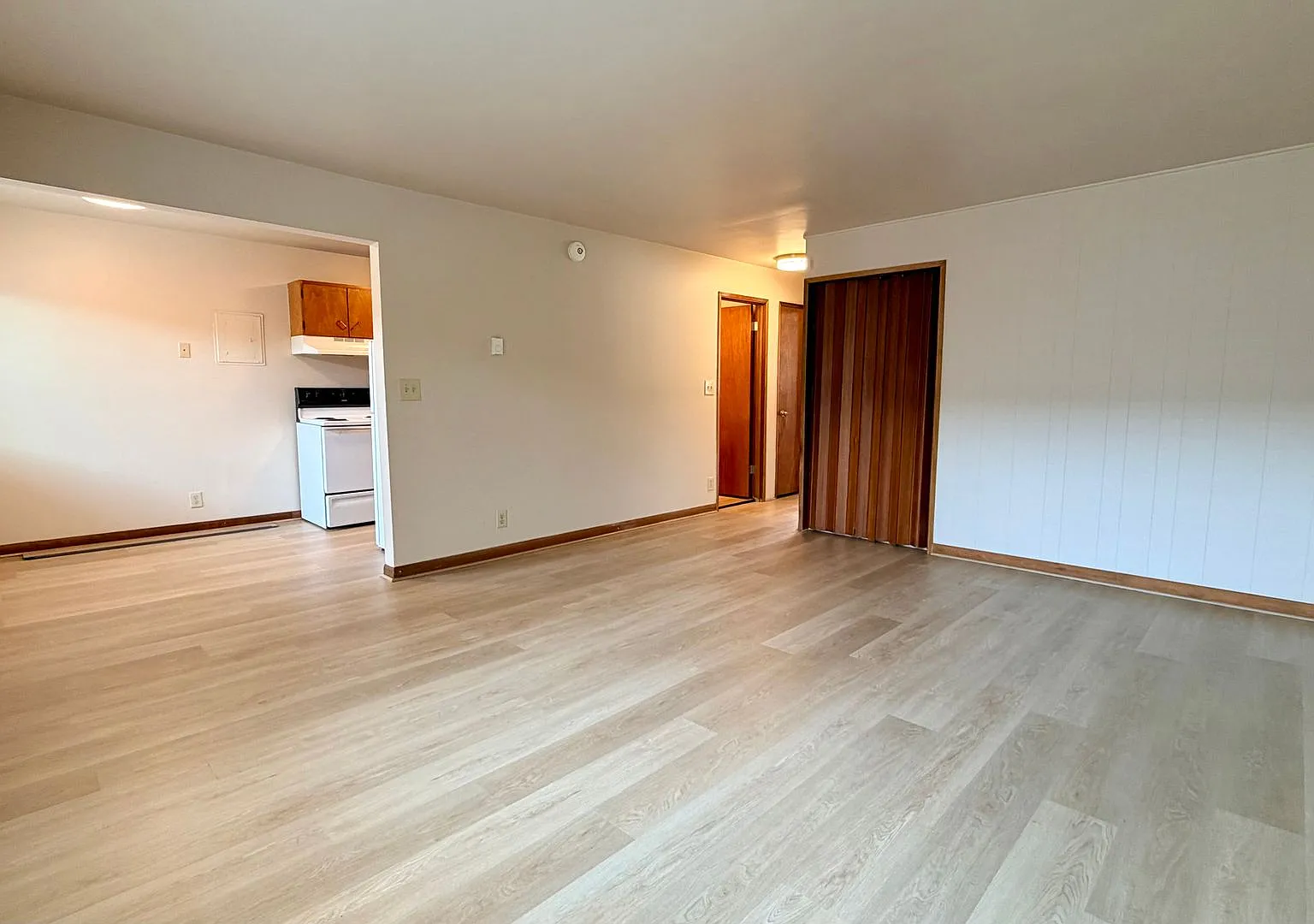 Welcome to Parkwood Apartments! — Photo 1