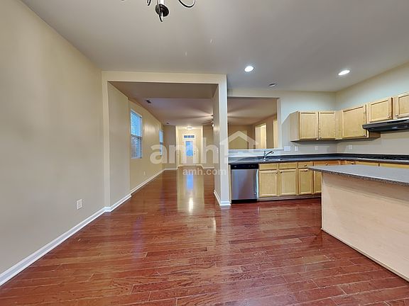 5th image of 89 Norwich Dr