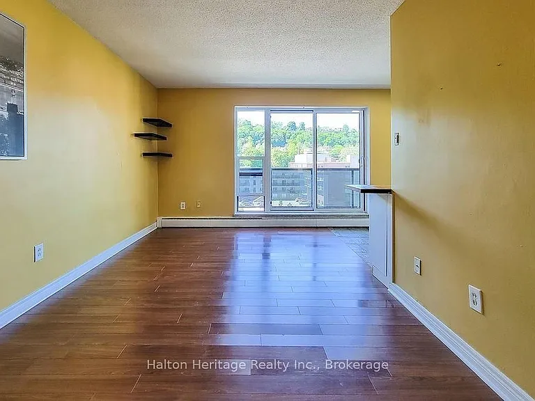 81 Charlton Ave E #905 — Photo 7