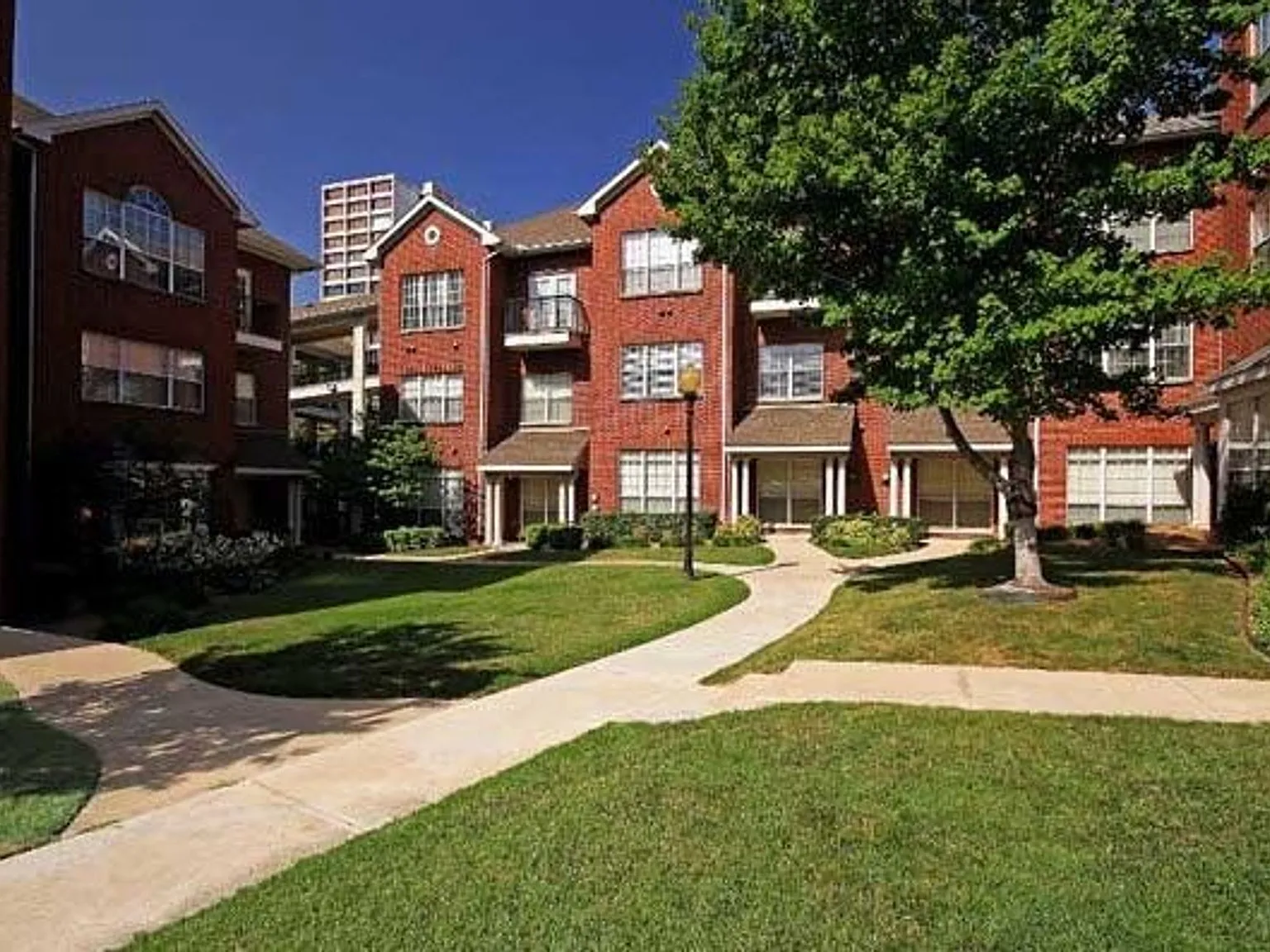 Renaissance Uptown Tulsa — Photo 1