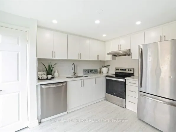 733 Parkview Cres, Cambridge, ON N3H 5A1