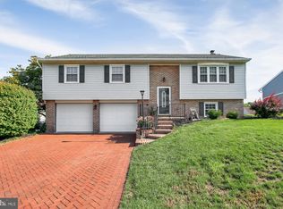 649 Anne Dr, Wernersville, PA 19565