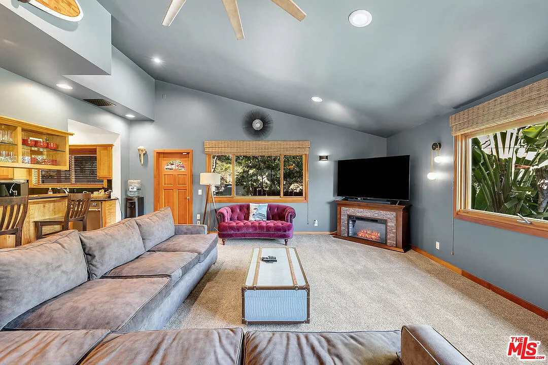 3 bed, 2.5 bath, 2800 sqft, $10,000 — Photo 4