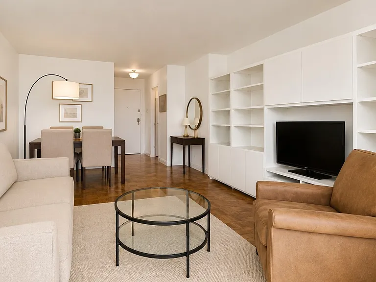 400 Central Park W #12L — Photo 2