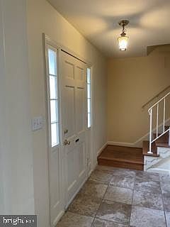 4th image of 13 E Cliff St