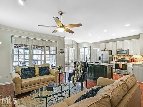 2nd image of 1015 Olde Canter Ct