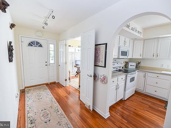 5th image of 32319 Mulligan Way #4354